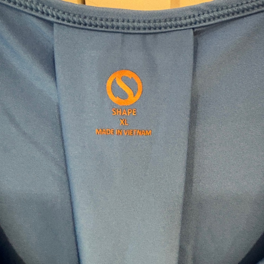EUC!! SHAPE Activewear Women’s Essential Blue Tank With Back Box Pleat - Picture 6 of 7